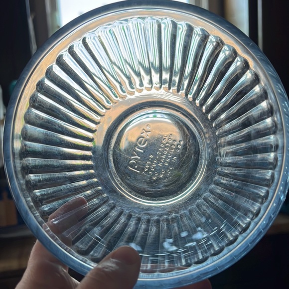 Pyrex Light Blue Ribbed Bowls - Picture 9 of 10